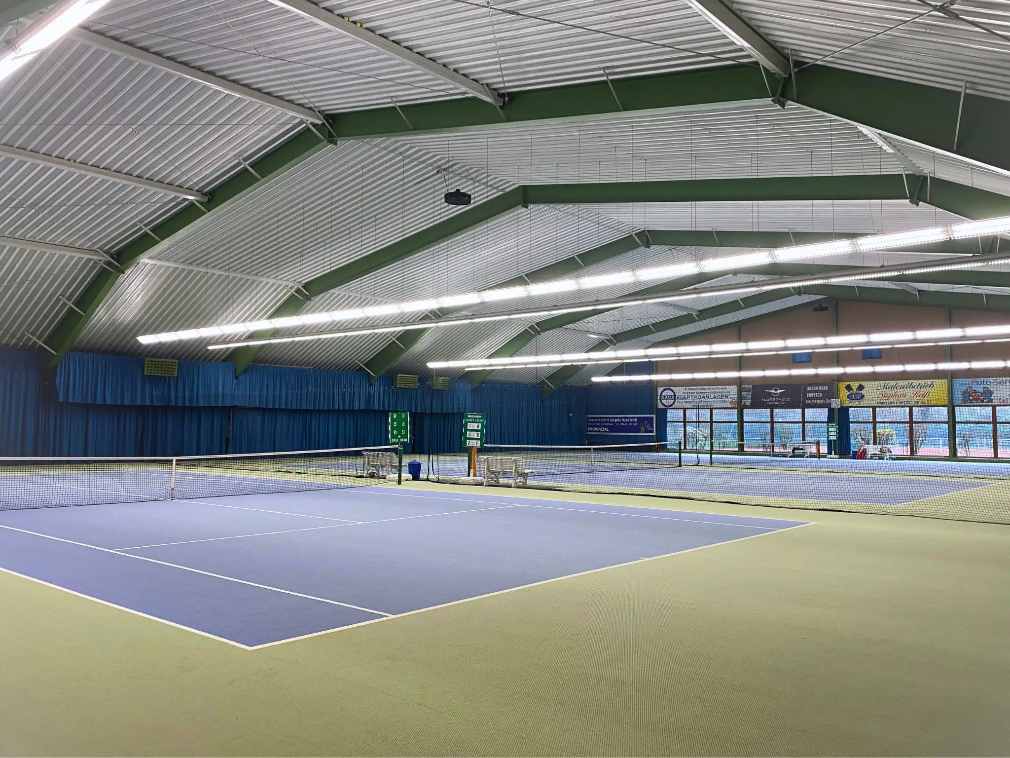 Tvu tennishalle home